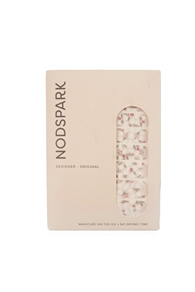 Nodspark زهور بيضاء