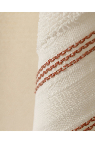 Madame Coco Clarna 100% Cotton Bath Towel - White/Brick
