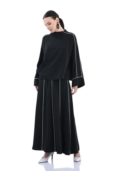 Zems Back Buttoned Skirt Suit