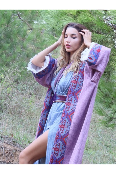 Su Koleksiyon Tarsus Kaftan Lilac with Kilim Border / Designer Kaftan / Bohemian Style Kimono