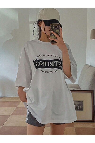 DUBU BUTİK Μπλουζάκι Strong Single Jersey - Μαύρο εμπριμέ κοντομάνικο μπλουζάκι με λαιμόκοψη