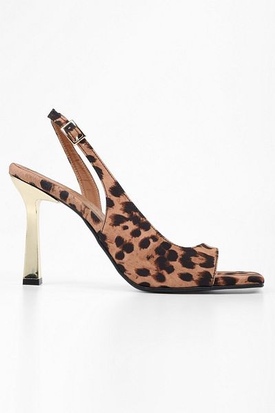 Shoeberry Дамски сатенени обувки Swish Leopard с ток