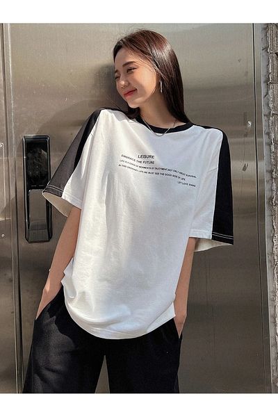 DUBU BUTİK Leisure Future Split Single Jersey T-Shirt - Ασπρόμαυρο κοντομάνικο μπλουζάκι με λαιμόκοψη
