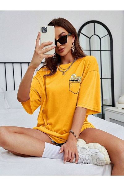 CLAYES Κίτρινο μπλουζάκι Oversize - Λεπτομέρεια τσέπης, λαιμόκοψη, κοντό μανίκι
