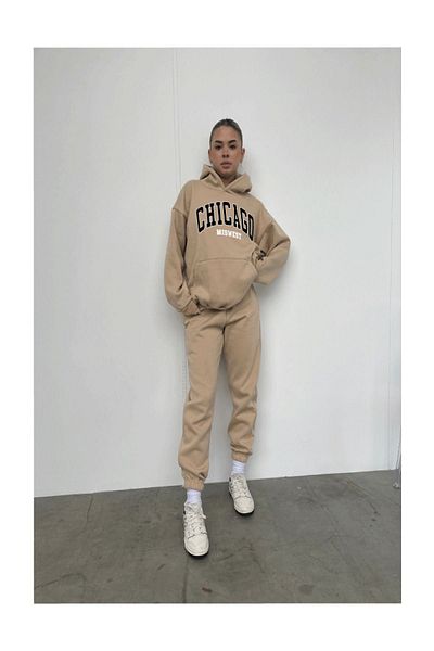 CLAYES Комплект спортен екип Chicago Oversize с качулка - бежов суитшърт с щампа и джогери