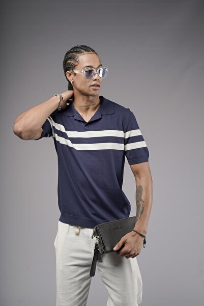 Butik TREND BIZ Πλεκτό μπλουζάκι με κοντό μανίκι με κανονική εφαρμογή με ρίγες