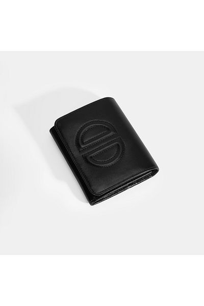 Desa Women's Black Leather Wallet