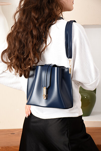 Handley Жіноча 3-секційна сумка з ручками та ременем через плече