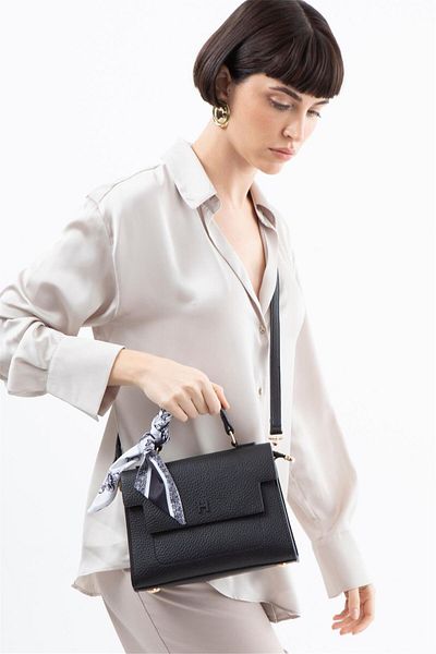 Matthew Cox BYN2359 حقيبة يد نسائية باللون الأسود