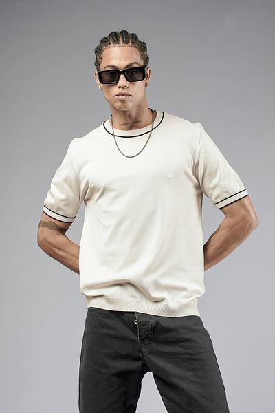 Butik TREND BIZ Πλεκτό μπλουζάκι με κοντό μανίκι με κανονική εφαρμογή