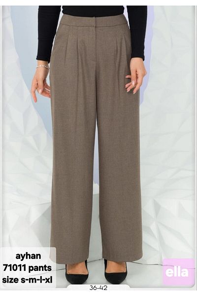 AYHAN Pleated Loose Cut Slit Pocket Trousers