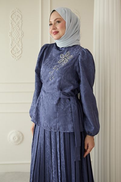 InStyle بدلة نيلي مع تنورة جاكار منقوشة بنقشة الفهد