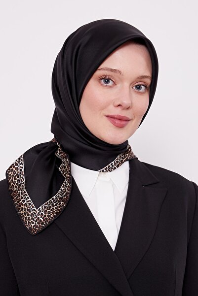 Levidor Μαύρο μεταξωτό μαντήλι με σχέδιο λεοπάρδαλης