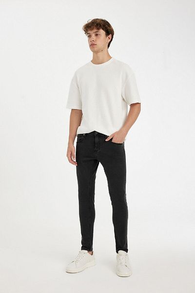 DeFacto Super Skinny Extra Skinny Fit Jeanshose mit normaler Taille und extra schmalem Bein A6941ax23au