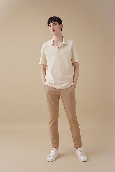 DeFacto Neues, einfarbiges, kurzärmliges Basic-Poloshirt mit normaler Passform B4939ax24sp