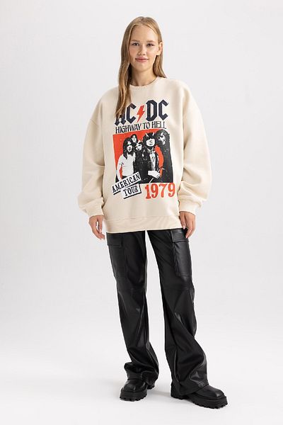 DeFacto Crew Neck Back Printed Oversize Sweatshirt - Ac/Dc Fit B3009Ax23Wn