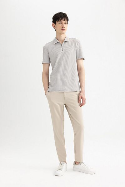 DeFacto Kurzärmliges, plissiertes Polo-T-Shirt mit normaler Passform – B7355ax24sp