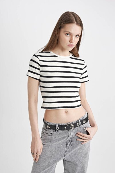 DeFacto Coool tailliertes, gestreiftes, geripptes Kurzarm-T-Shirt A7646AX24SM