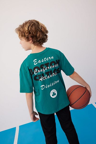 DeFacto Men's Nba Boston Celtics Oversize T-Shirt - Crew Neck B6819A824Sm