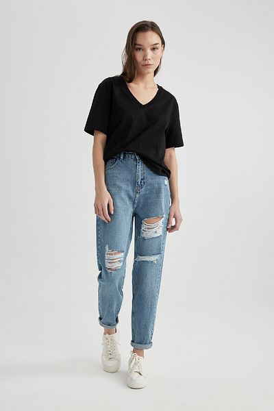 DeFacto Regular Fit V-Neck Cotton Basic Short Sleeve T-Shirt M9545Az24Sp