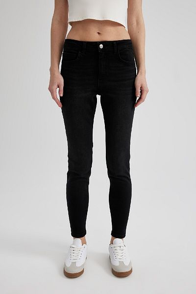 DeFacto Rebeca Skinny Fit Jeanshose mit normaler Taille und Knöchellänge B6504ax24sp