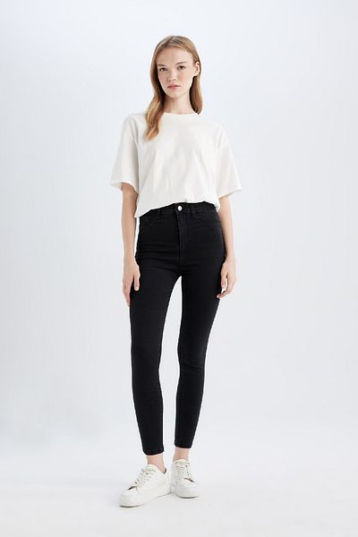 DeFacto Jegging mit hoher Taille – Basic-Jeans mit schmalem Bein B7498ax24sp