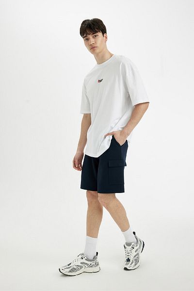 DeFacto Normale Passform, gerades Bein, Taschen, einfache gerade Shorts B8796ax24sm
