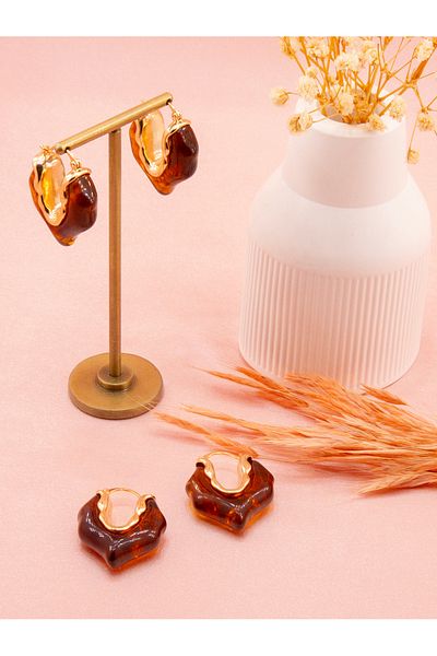 luree accessories أقراط من الفولاذ المينا باللون البني