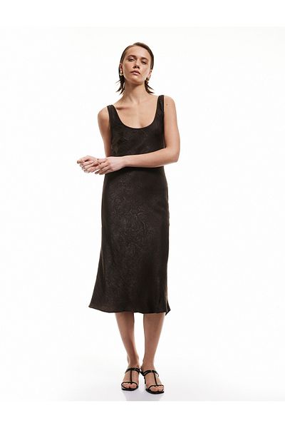 Koton Slim Fit Midi Length U-Neck Thick Strap Textured Satin Dress