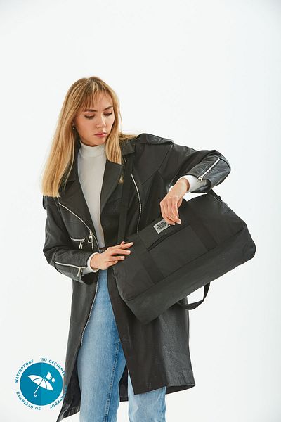 SHAKA Geantă neagră de fitness și sport de călătorie U33, impermeabilă, cu buzunar frontal și curea reglabilă B:28 E:48