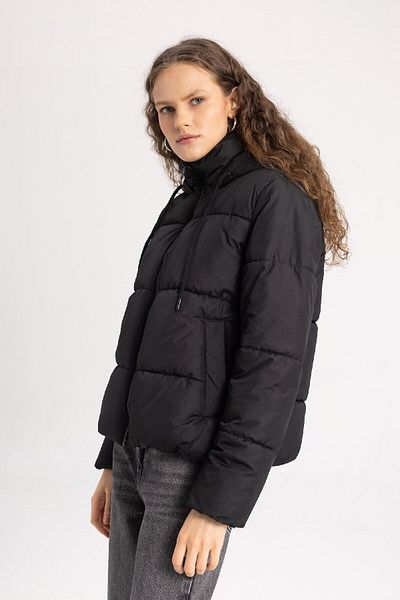 DeFacto Wasserdichte Pufferjacke mit Kapuze in normaler Passform C0488ax24sp
