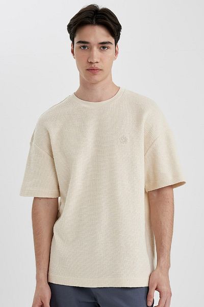 DeFacto Comfort Regular Fit Μπλουζάκι με κοντό μανίκι με λαιμόκοψη B9285ax24sp