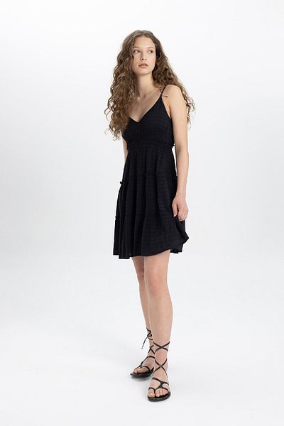 DeFacto Schwarzes Minikleid mit A-Linie und V-Ausschnitt und Trägern B9019ax24sm