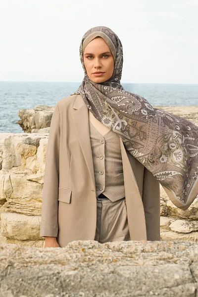 ED Scarf Bej Hasna Iconic Collection