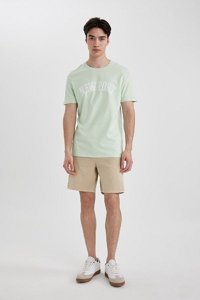 DeFacto Bedrucktes Kurzarm-T-Shirt mit Rundhalsausschnitt und normaler Passform C2205AX24SM