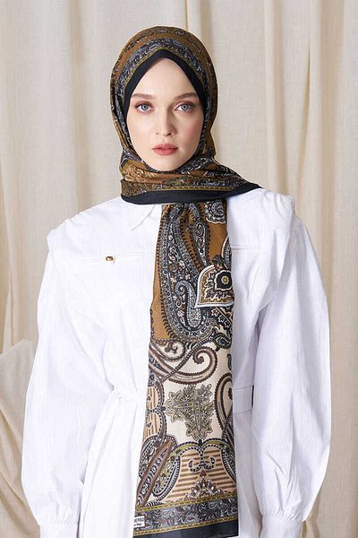 Madame Polo Historical Dionessa Pattern Shawl - Mustard