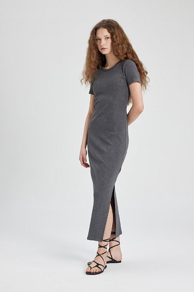 DeFacto Bodycon Bodycon Objímání Crew Výstřih Manšestrová košilka Krátký rukáv Maxi šaty C2220ax24sp