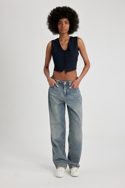 DeFacto Regular Fit Crop Basic Plain Button Blazer Vest Z8526Az24Sp