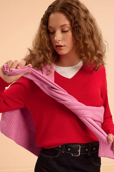DeFacto Relax Fit Soft Textured V-Neck Basic Plain Red Knitwear Sweater C4024Ax24Wn