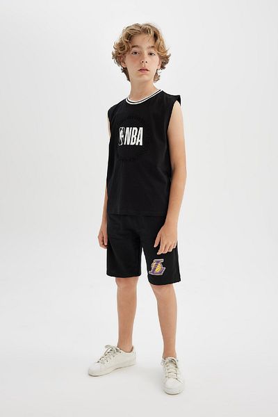 DeFacto قميص داخلي للأولاد برقبة دائرية من NBA Wordmark C3287A824HS