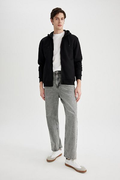 DeFacto Schwarzes Sweatshirt mit Kapuze und Reißverschluss, reguläre Passform – C4806ax23wn