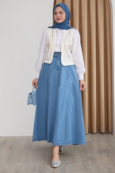 InStyle بدلة ثلاثية بيج مع سترة مطرزة وتنورة من الدنيم