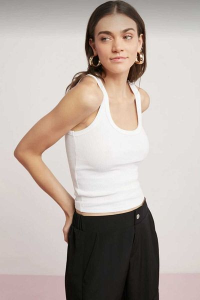 Mrs.idea Women's Ribbed Look Thick Strap Basic White Undershirt