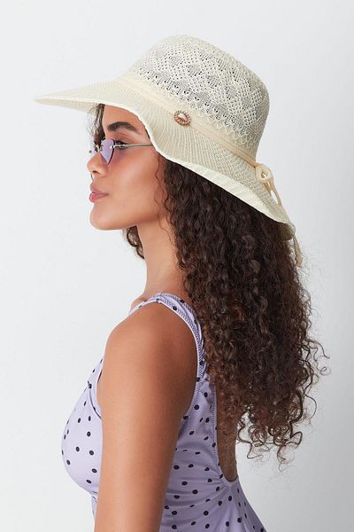 C&City Mercerizált krémszínű strandkalap - T24740-13