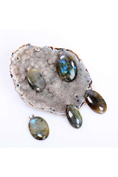 Taş Sandığı Oval Form Labradorit Taşı Kolye – Çelik Zincirli