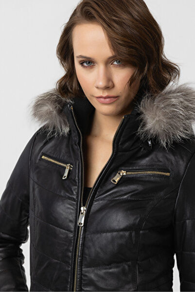 Deriderim Black Serena Detachable Fur Hooded Zippered Slim Fit Women's Genuine Leather Coat