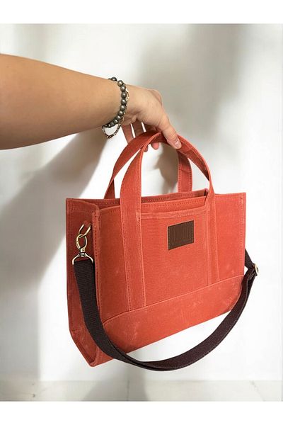 Nuggita Totebag Waxed Canvas Bag - Coral - Original Size
