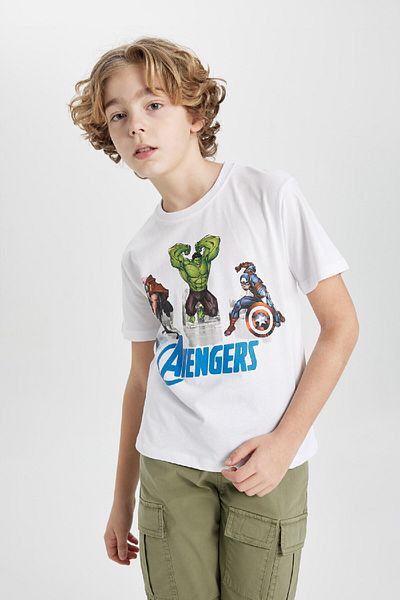 DeFacto تي شيرت Marvel Avengers بياقة دائرية وأكمام قصيرة للأولاد B7219a824sm