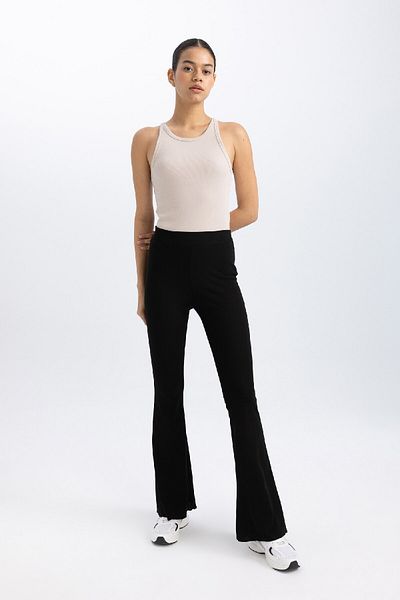 DeFacto Fit Flare Fit Standardní délka Ribbed Sportsman Slim Kalhoty Španělské nohavice B9023ax24sm