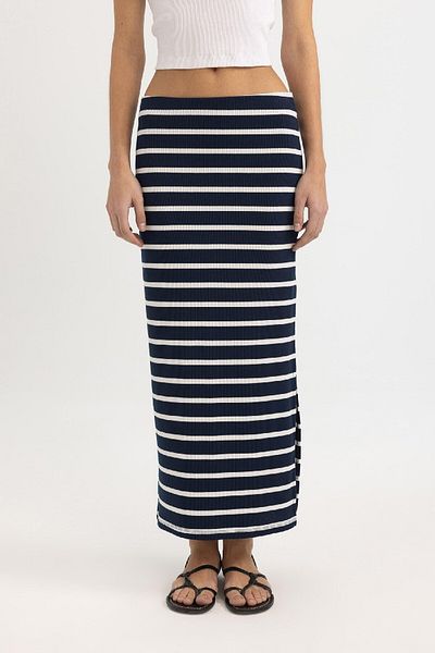 DeFacto Gestreifter Midirock mit geripptem Camisole und normaler Taille A9418AX24SM